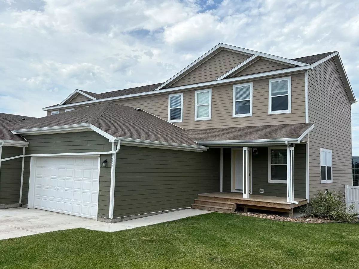 Holy Smokes! Nice 4br/3ba With Office House for rent in Williston, ND