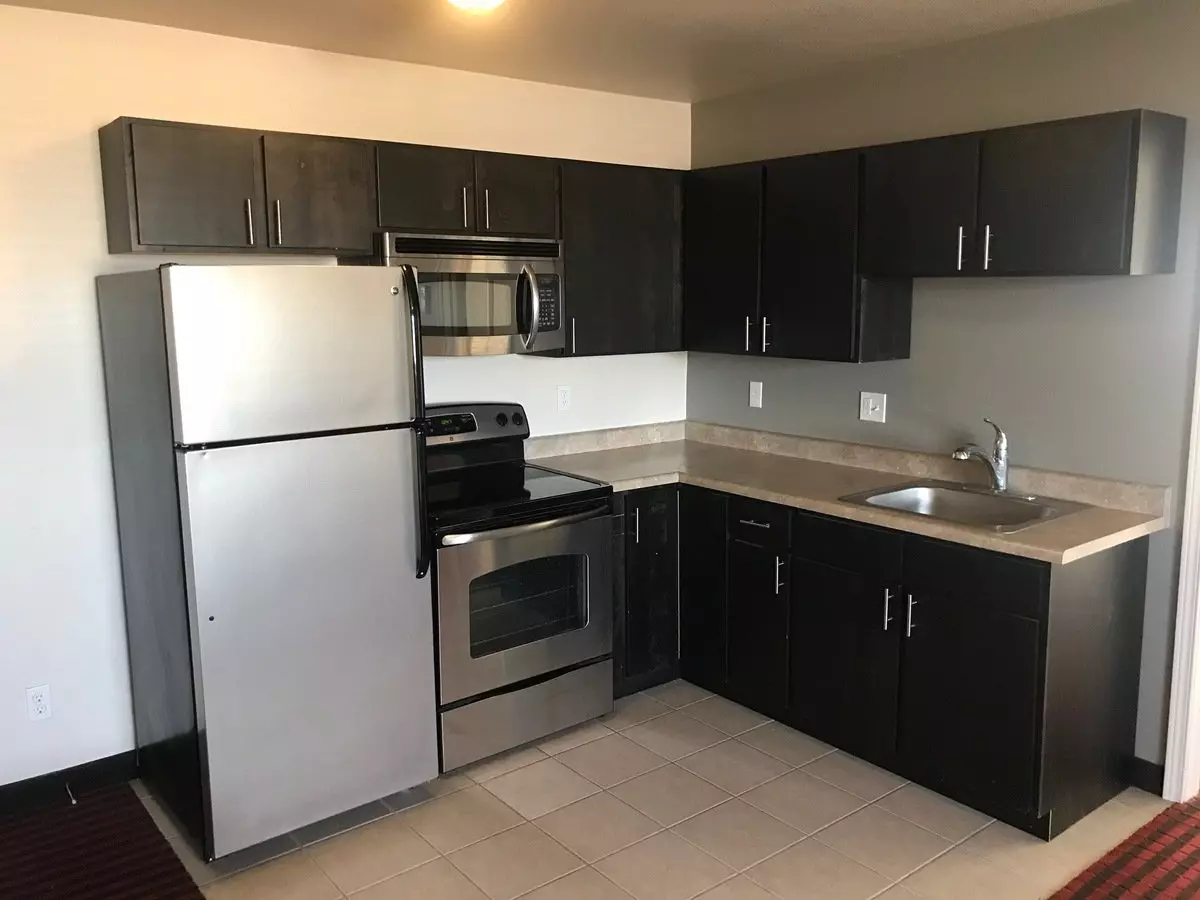 Roomy 2br/1ba Apt Downtown With Internet Incld! House for rent in Williston, ND