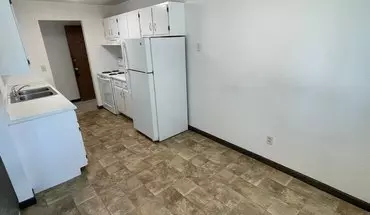 2 of 6 828 3rd Ave Apt 3 W House for rent in Williston, ND