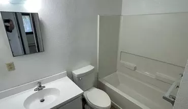 4 of 6 828 3rd Ave Apt 3 W House for rent in Williston, ND