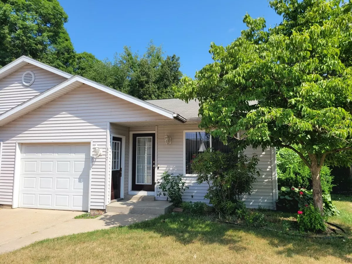 377 Oak Harbor Ct Apartment for rent in Holland, MI