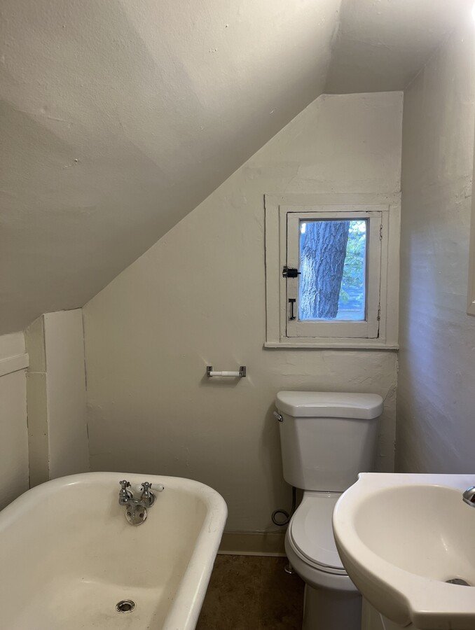 211 Mason Ave Muskegon, MI Apartment for Rent Rentable