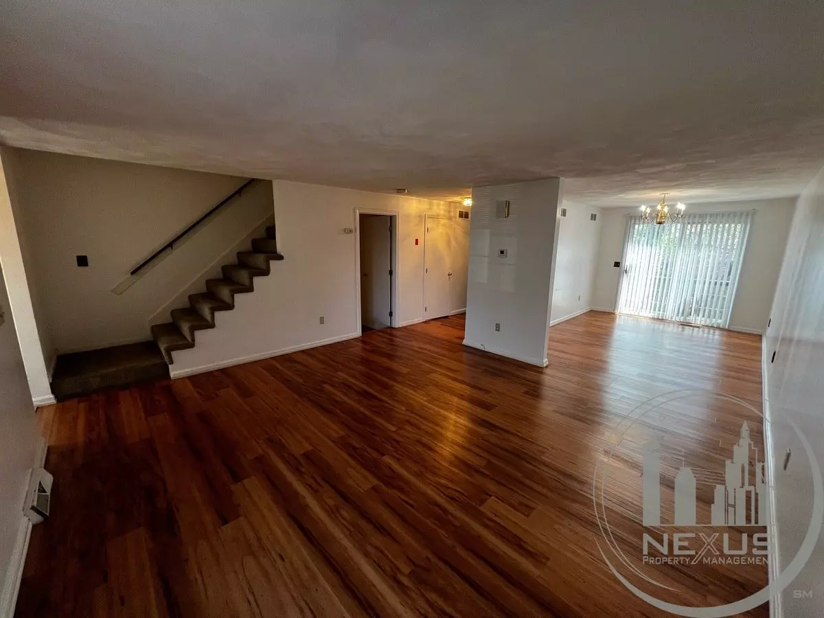 [222 Killey Ave #3] Duplex 2Bed 1.5bath Deck Central A/c+heat + W/d House for rent in Warwick, RI