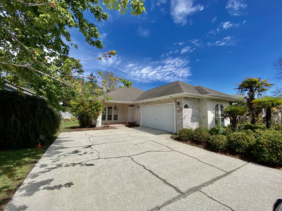 Oak Pointe Home With Fireplace Apartments Gulf Breeze, FL