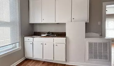 5 of 14 402 N Poplar St House for rent in Gastonia, NC