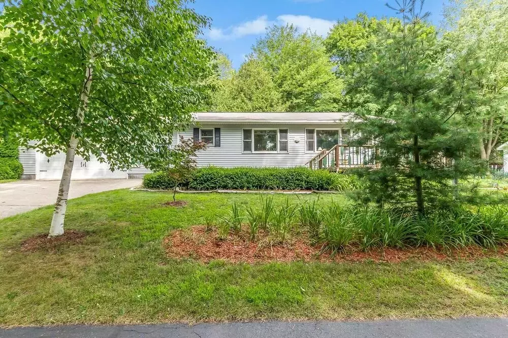 Fully Furnished 2bd, 2ba Home On The Middle Bayou Of Hamlin Lake House for rent in Ludington, MI