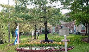 2 of 17 Stoneridge Apartment for rent in Dayton, OH