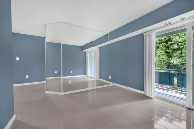 Freshly Painted 2 Bedrooms 1 Bath Condo In Southern Ave, Md! Apartment for rent in Temple Hills, MD