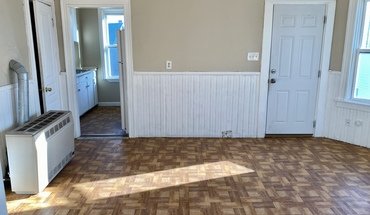 [528 4Th Flr,3bd/1bth,hardwood+tile,convenient Location Apartment for rent in Fall River, MA