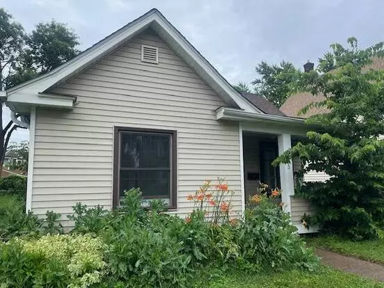 Cute Clean And Updated 2 Br House In St Paul Apartment for rent in St Paul, MN