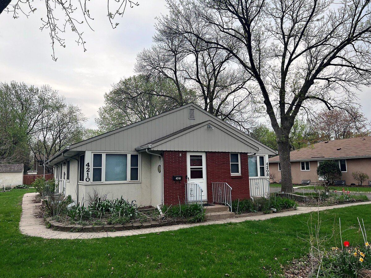 3 Bedroom Side By Side Duplex In Edina Apartments Edina, MN