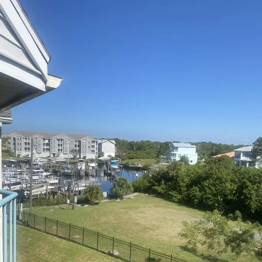 Lovely 2/2 Waterfront Condo With Boat Slip In Heather Cove! House for rent in New Port Richey, FL