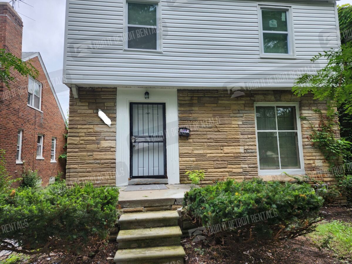 House Colonial Apartments 11010 Whitehill St Detroit, MI