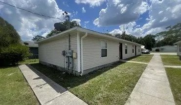 2 of 16 3br/1ba Duplex In Zephyrhills House for rent in Zephyrhills, FL