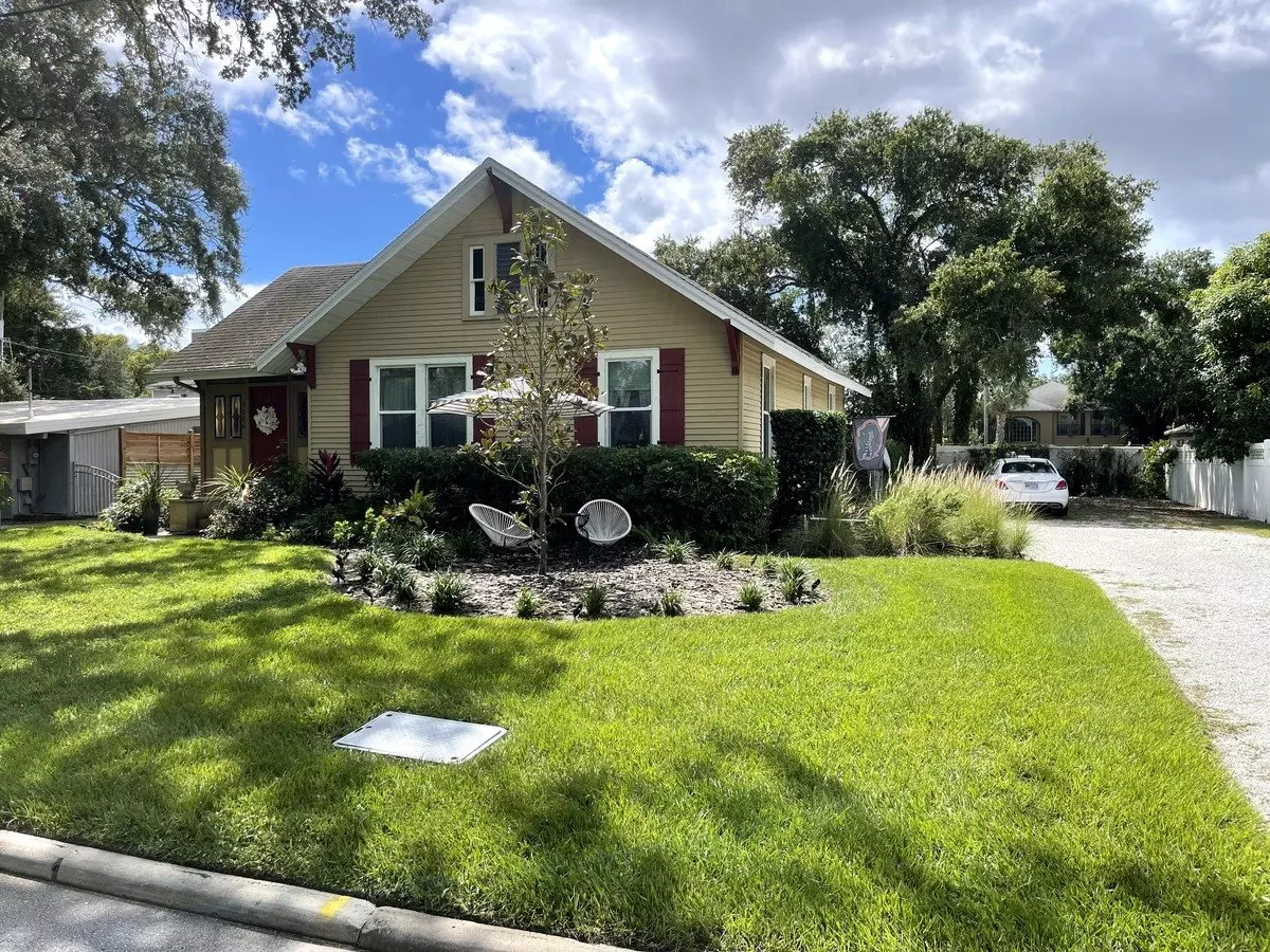 2/1 Bungalow With Fenced Yard And Deck Near Bayshore House for rent in Tampa, FL