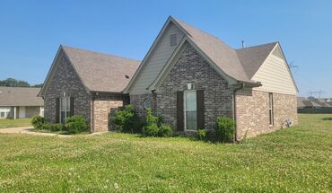Charming 4-bedroom Brick Home With Comfortable Living Spaces Apartment for rent in Southaven, MS