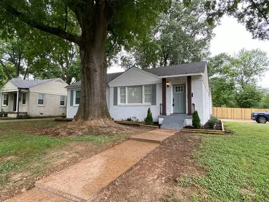 Stylish Single-story Brick Home With Galley Kitchen & Warm Wood Floors Apartment for rent in Memphis, TN Stylish Single-story Brick Home With Galley Kitchen & Warm Wood Floors Apartment for rent in Memphis, TN