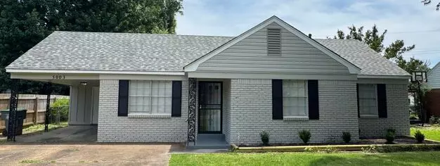 Stylish 3-bed, 1.5-bath Brick Home With Eat-in Kitchen & Fenced Yard Apartment for rent in Memphis, TN