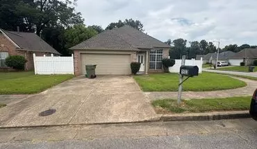 3 of 19 Charming 3-bedroom Brick Home With Fenced Yard & Stylish Upgrades House for rent in Memphis, TN