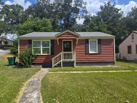 Charming 3-bedroom Home With Inviting Curb Appeal And Cozy Interior Apartment for rent in Little Rock, AR