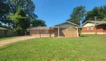 3 of 19 Charming 3-bedroom Brick Home With Spacious Layout & Private Backyard House for rent in Memphis, TN