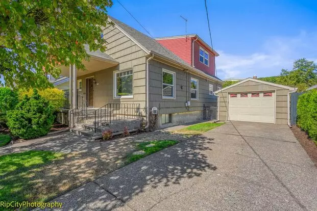 Charming Bungalow In Overlook Neighborhood 4 Bedroom 2 Baths! Apartment for rent in Portland, OR Charming Bungalow In Overlook Neighborhood 4 Bedroom 2 Baths! Apartment for rent in Portland, OR