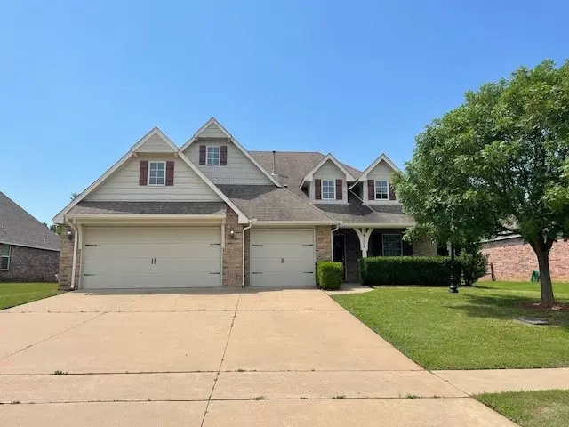 14004 E 101st St N - Beautiful 3br + Flex Room In Coffee Creek, Owasso House for rent in Owasso, OK