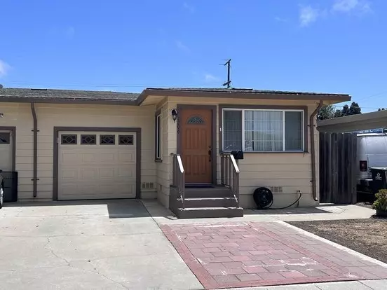 $2695.00-1206 Huntington St/2.1 Bathrooms In North Salinas Apartment for rent in Salinas, CA