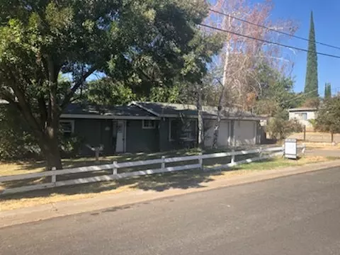 Spacious 3 Bdrm, 2 Bth Home Walking Distance From Town In Ione! Apartment for rent in Ione, CA