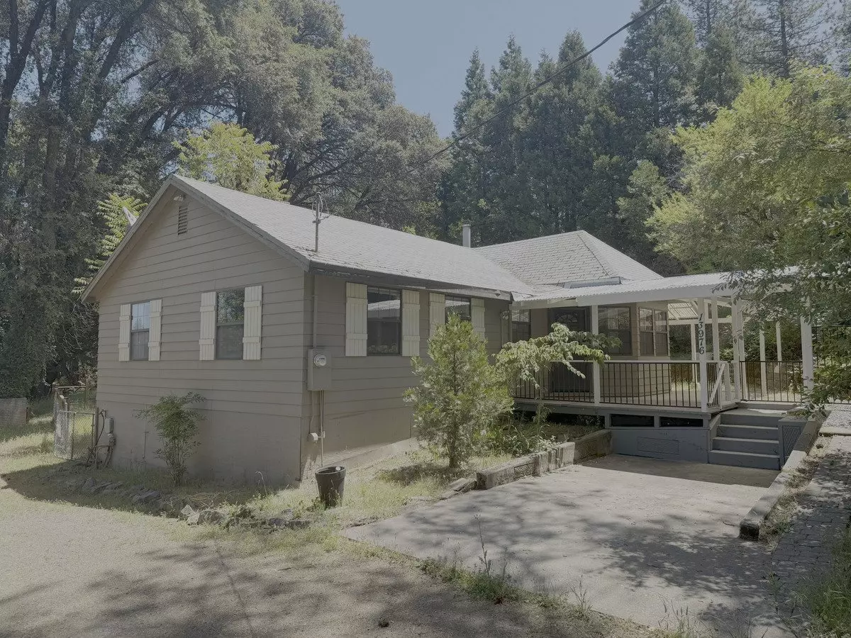 Charming 1930S 2 Bdrm, 2 Bth Home With Modern Comforts In Pine Grove! House for rent in Pine Grove, CA