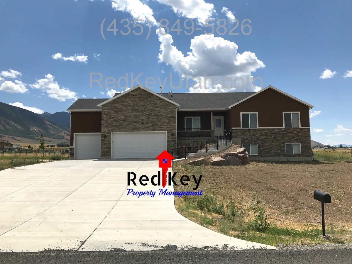 Horse Property Duplex Apartments Erda, UT Rentable