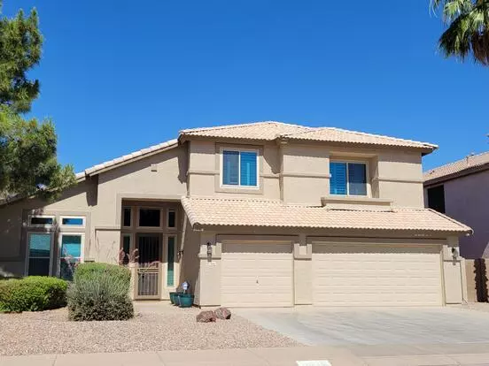 Great 4 Bed/3 Bath Gilbert Home With Loft & 3 Car Garage! Apartment for rent in Gilbert, AZ