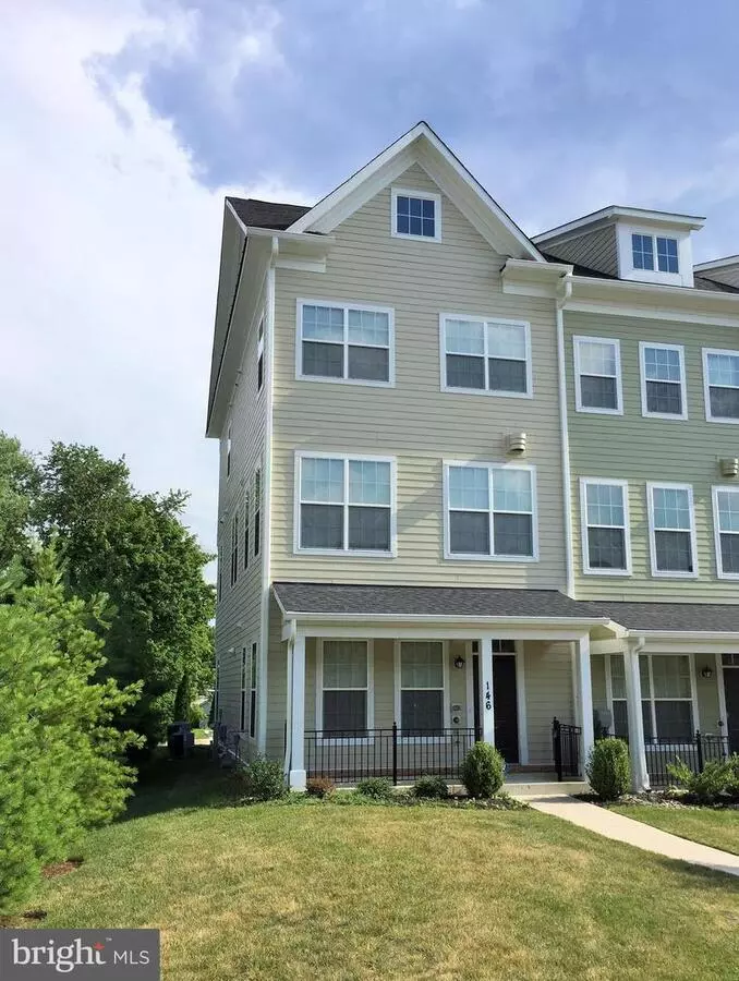 4 Br End Of Group Th W/ Garage, Fp, Several Balconies, Etc. House for rent in Towson, MD
