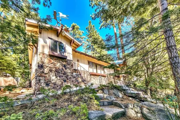 Cozy 3bd House Avail. On 03/31/25 For A Long Term Lease. Call To Inquire Today! Apartment for rent in South Lake Tahoe, CA