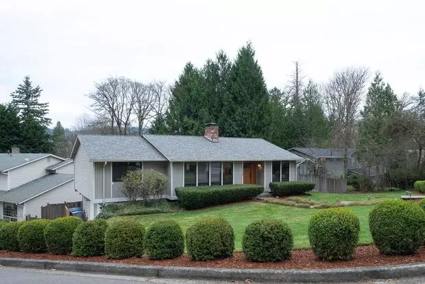 Spacious 4-bedroom Home Offering Seamless Indoor-outdoor Flow Apartment for rent in Bellevue, WA Spacious 4-bedroom Home Offering Seamless Indoor-outdoor Flow Apartment for rent in Bellevue, WA