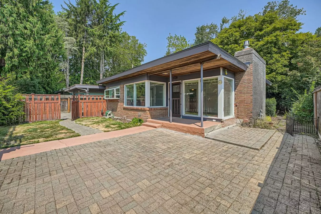 Ideally Located 3 Bed 2 Bath Lake Forest Park Home W/ Fenced Yard! House for rent in Lake Forest Park, WA