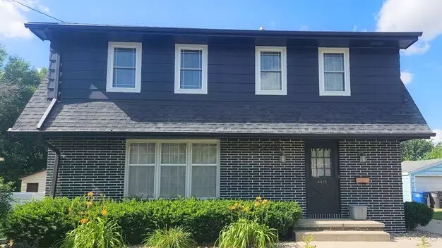 Charming 4-bedroom Remodeled Home In Quiet Des Moines Neighborhood Apartment for rent in Des Moines, IA Charming 4-bedroom Remodeled Home In Quiet Des Moines Neighborhood Apartment for rent in Des Moines, IA