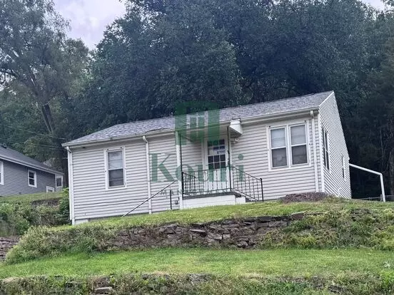 Spacious 2 Bedroom Home With Finished Basement - Great Location! Apartment for rent in Council Bluffs, IA