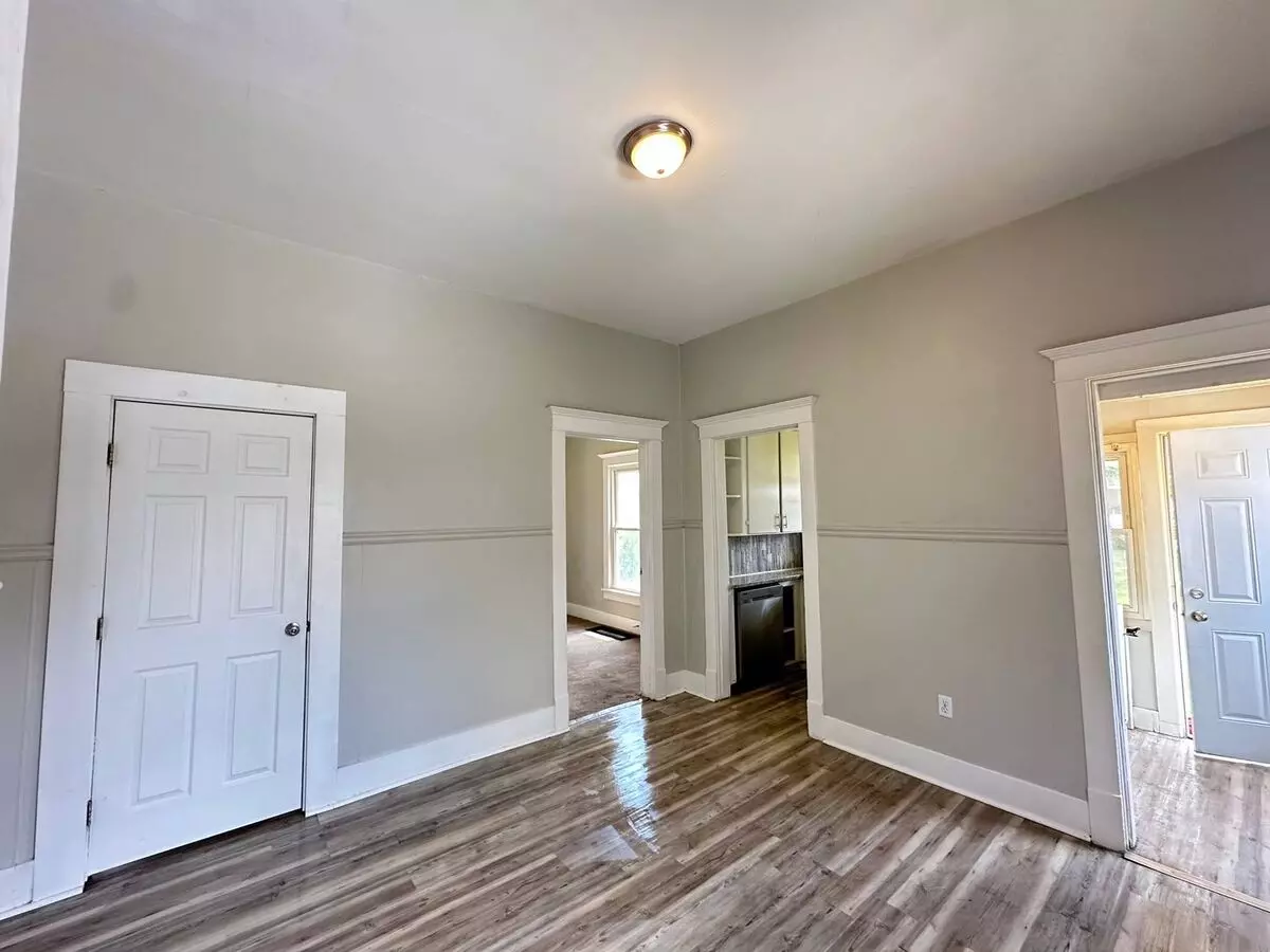 Charming 3-bedroom Home On Logan Avenue, Middletown, Oh 45044 House for rent in Middletown, OH