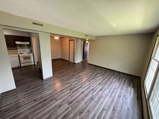 Grinnell 18-unit (green Art Apartments) Apartment for rent in Grinnell, IA