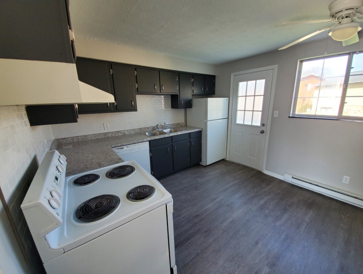 Hobart Apartments 1492 Hobart Ave Akron, OH Rentable