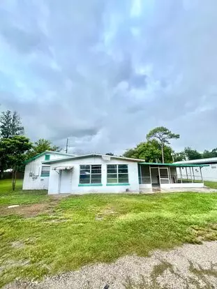 3 Bed, 2 Bath For Rent- South Zepyhrhills Apartment for rent in Zephyrhills, FL