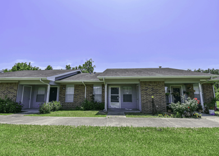 Golden Manor Apartments 800 Avenue H Bay City, TX