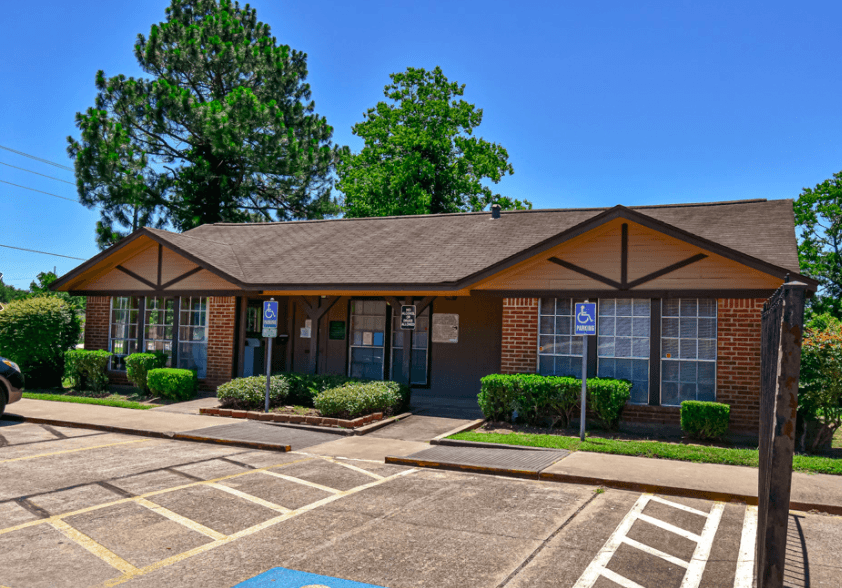 Pine Meadows Apartments 20598 Pine Island RD Hempstead, TX