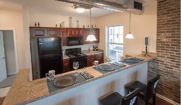 5 of 17 Morton Grad Apartment for rent in Bloomington, IN