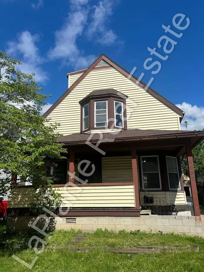 Welcome To 3932 Burnham Ave, A Cozy 3-bedroom, 1-bathroom Home Located In Toledo's 43612 Area. House for rent in Toledo, OH