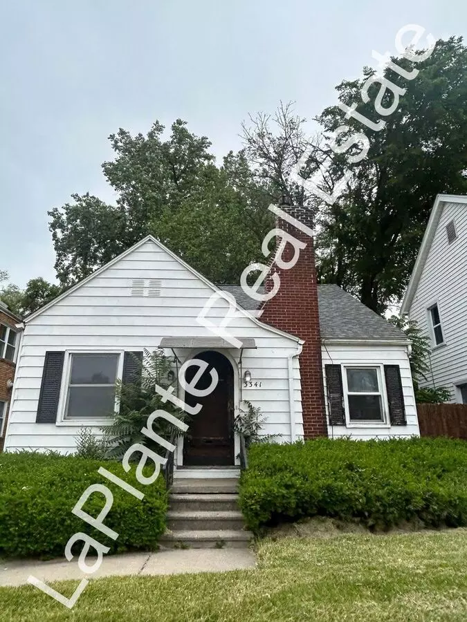 Welcome To 3341 Douglas Road – A Comfortable 2-bedroom Home With Basement In Toledo! House for rent in Toledo, OH