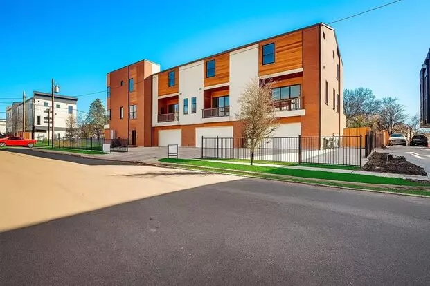 Spacious 2-bedroom, Townhome For Lease In Dallas – Built 2019 Apartment for rent in Dallas, TX