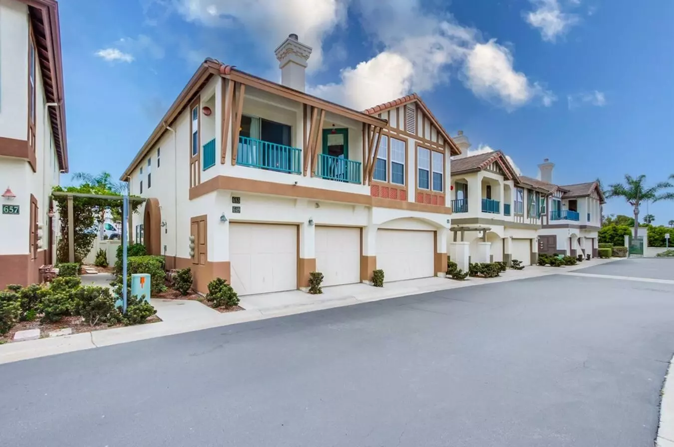 ***available For Move In On June 30, 2025***prestigious 2 Bedroom, 2 Bathroom With One Car Garage In Saxony At Encinitas Ranch House for rent in Encinitas, CA