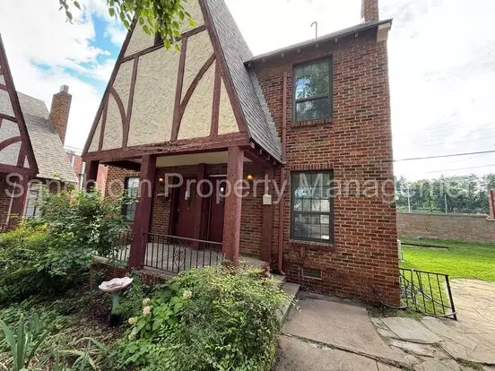 1817 S Baltimore Ave Apartment for rent in Tulsa, OK